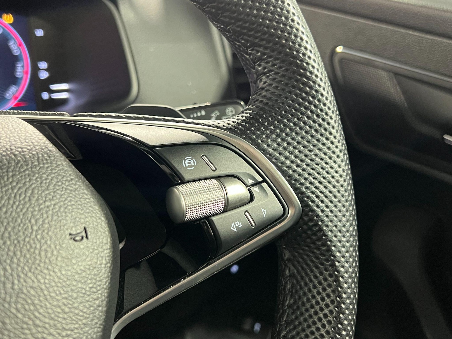 Used Skoda Karoq 2024 for sale - 76953251: Photo 27