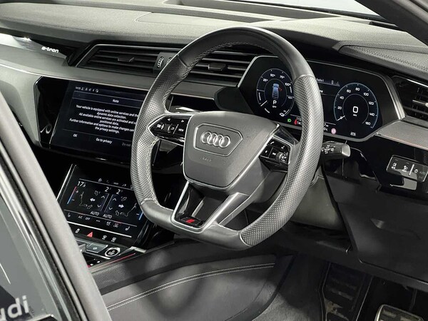 Used Audi Q8 2023 for sale - 75507826: Photo 11