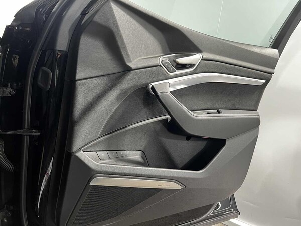 Used Audi Q8 2023 for sale - 75507826: Photo 24