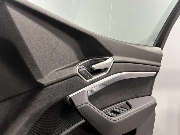 Used Audi Q8 2023 for sale - 75507826: Photo 25