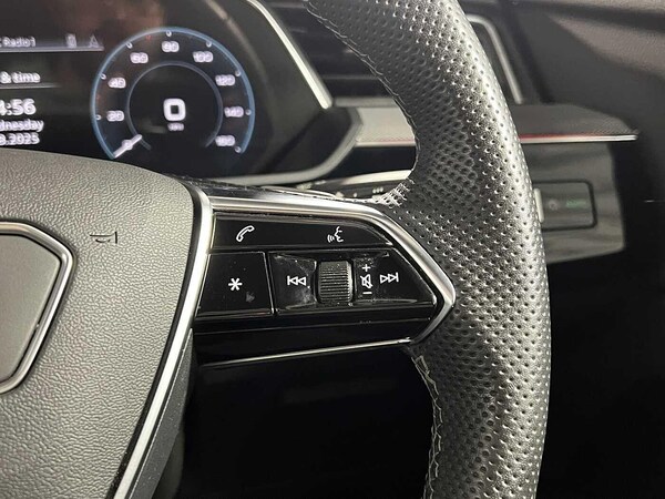 Used Audi Q8 2023 for sale - 75507826: Photo 28