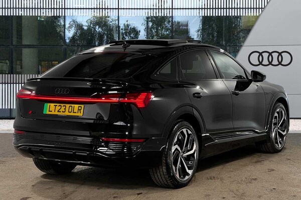 Used Audi Q8 2023 for sale - 75507826: Photo 2