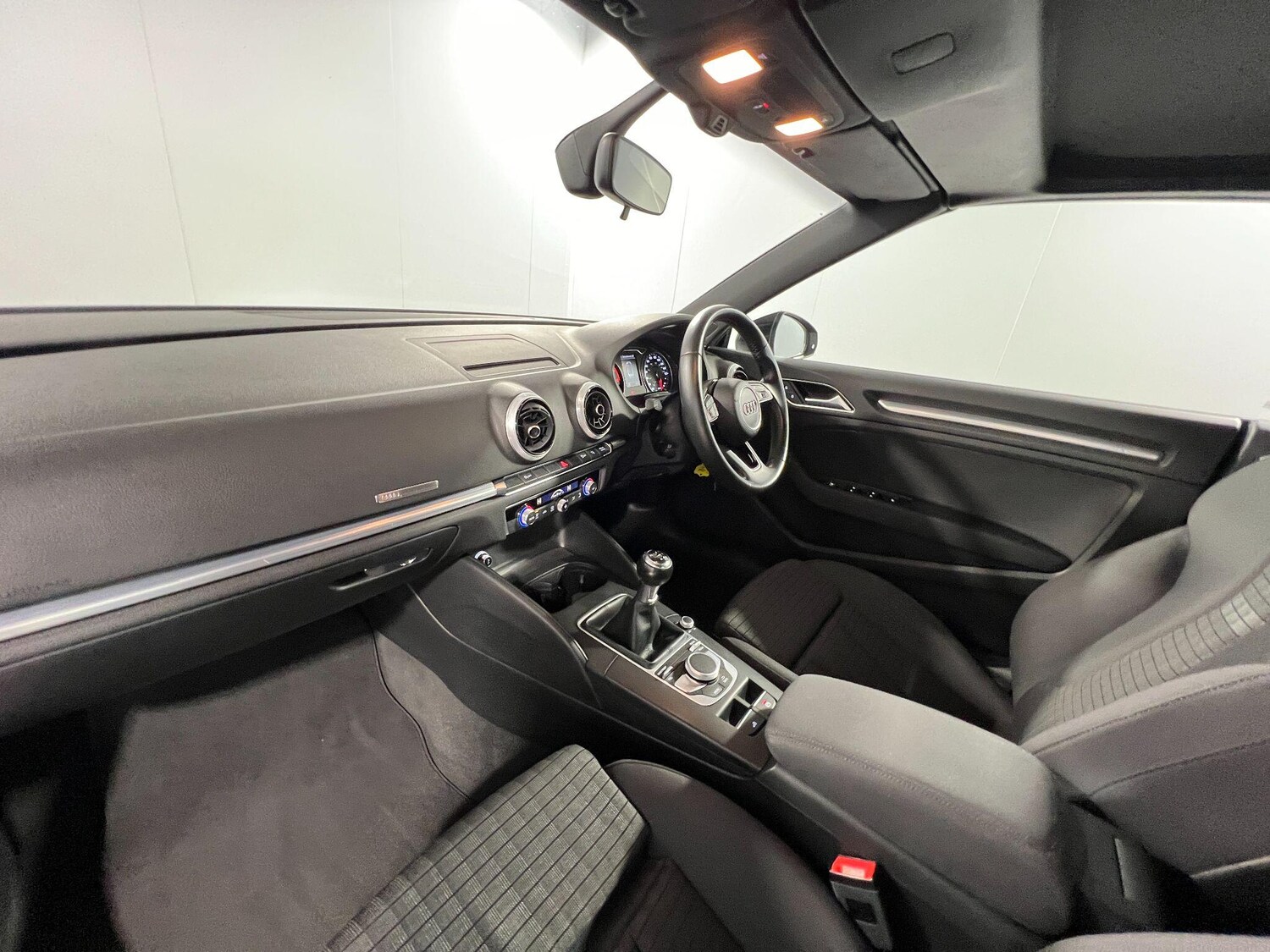 Used Audi A3 Cabriolet 2017 for sale - 76059306: Photo 58