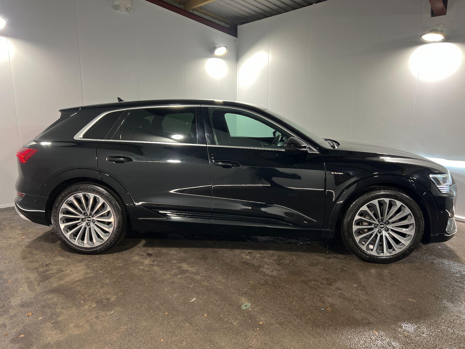 Used Audi e-tron 2021 for sale - 76538769: Photo 4