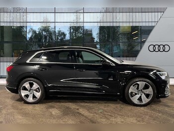 Used Audi e-tron 2023 for sale - 76151998: Photo 4