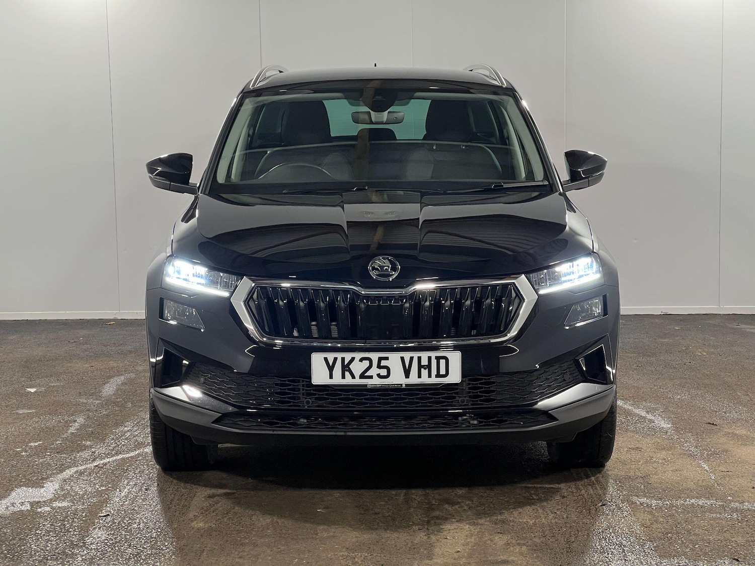 Used Skoda Karoq 2025 for sale - 76952789: Photo 2