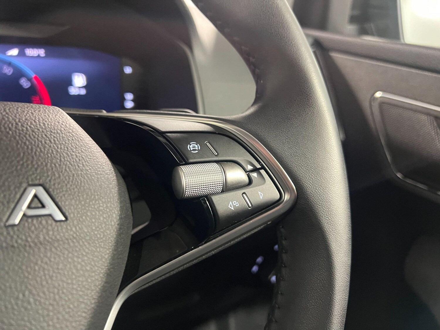 Used Skoda Karoq 2025 for sale - 76952789: Photo 22