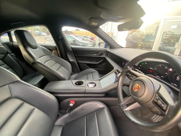 Used Porsche Taycan 2021 for sale - 76153118: Photo 12