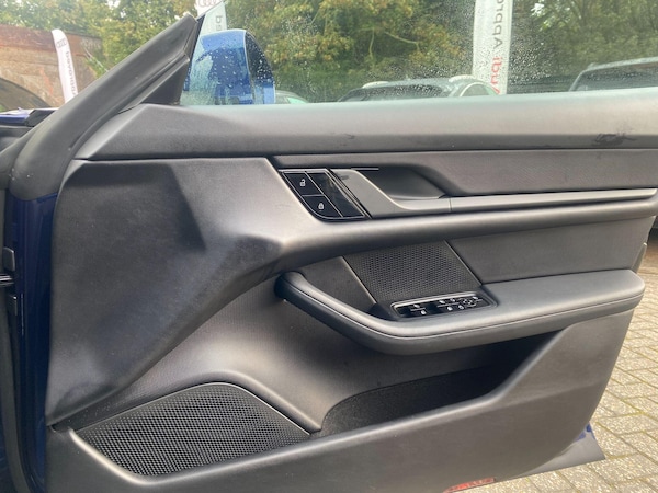 Used Porsche Taycan 2021 for sale - 76153118: Photo 22
