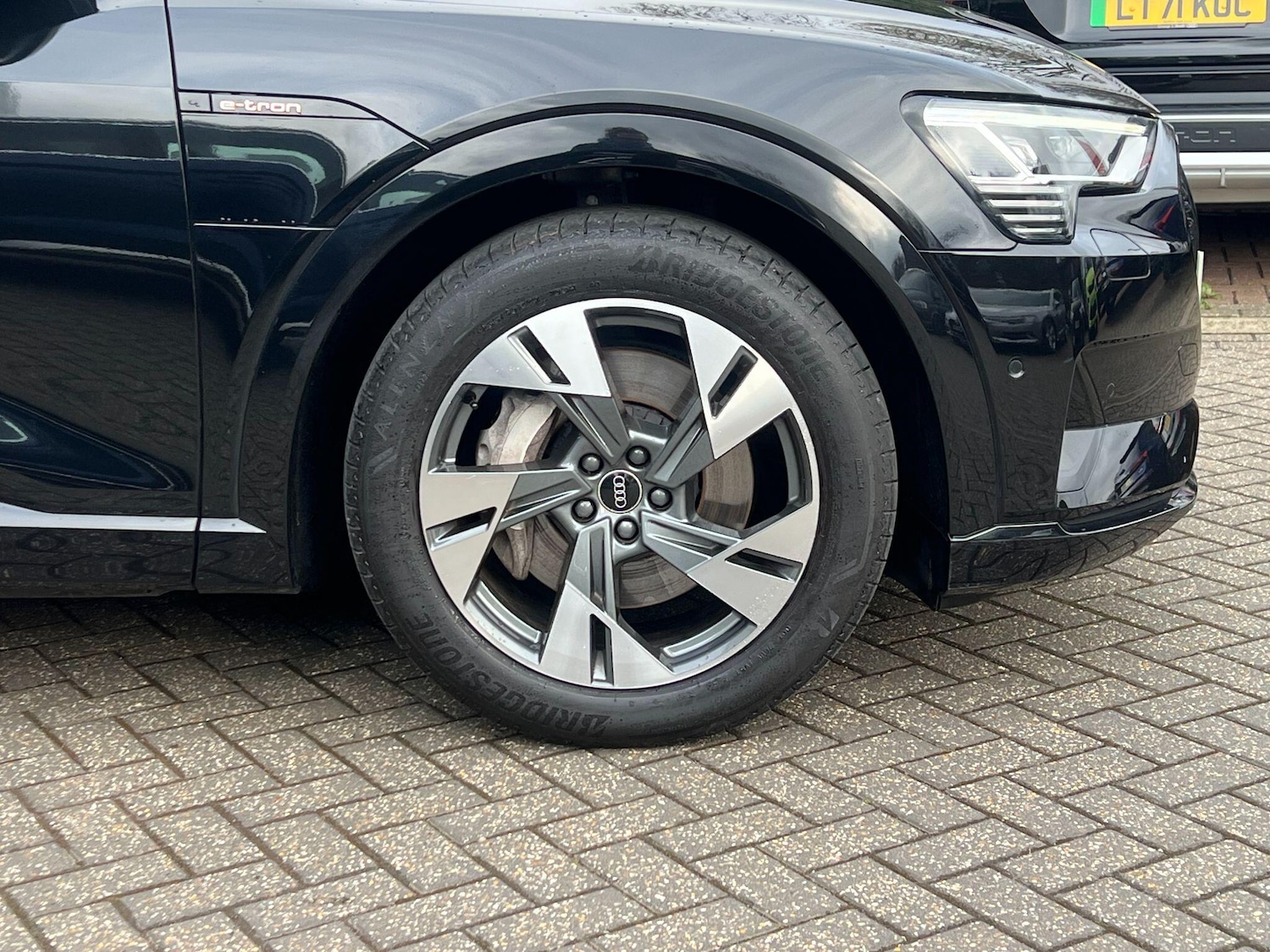 Used Audi e-tron 2021 for sale - 77559064: Photo 4