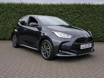 Used Toyota Yaris 2023 for sale - 79767408: Photo
