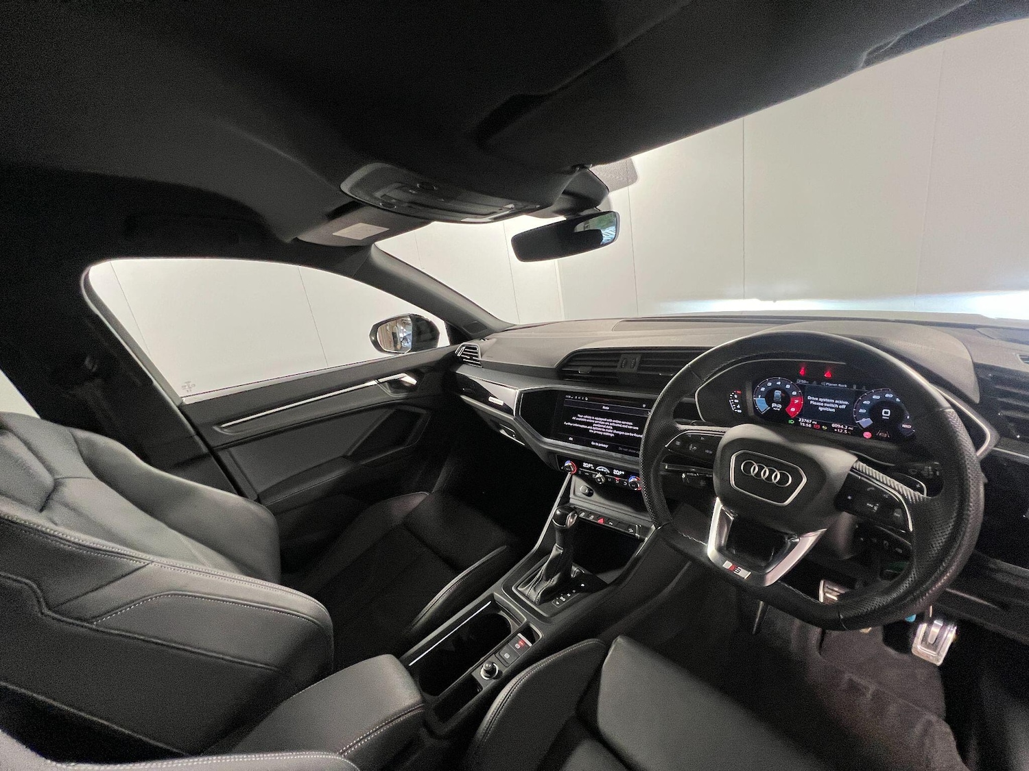 Used Audi Q3 2023 for sale - 76337267: Photo 10