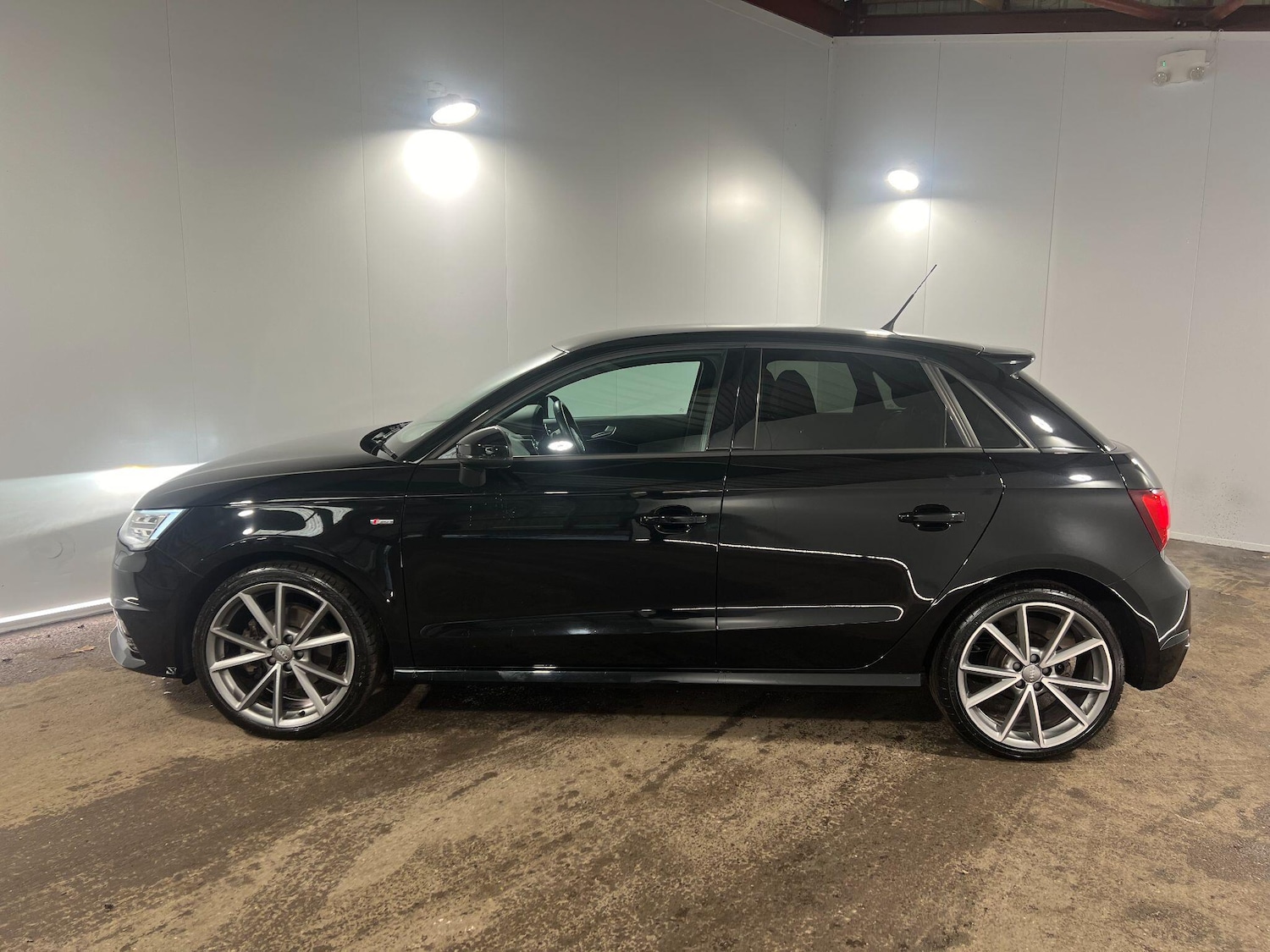 Used Audi A1 for sale - 77853183: Photo 10
