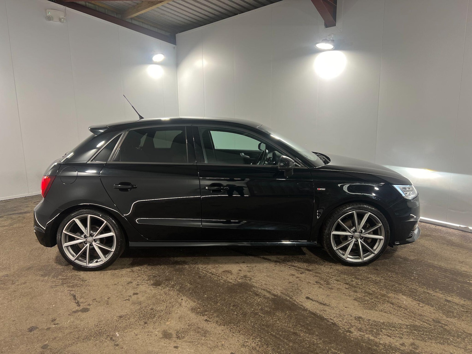 Used Audi A1 for sale - 77853183: Photo 8