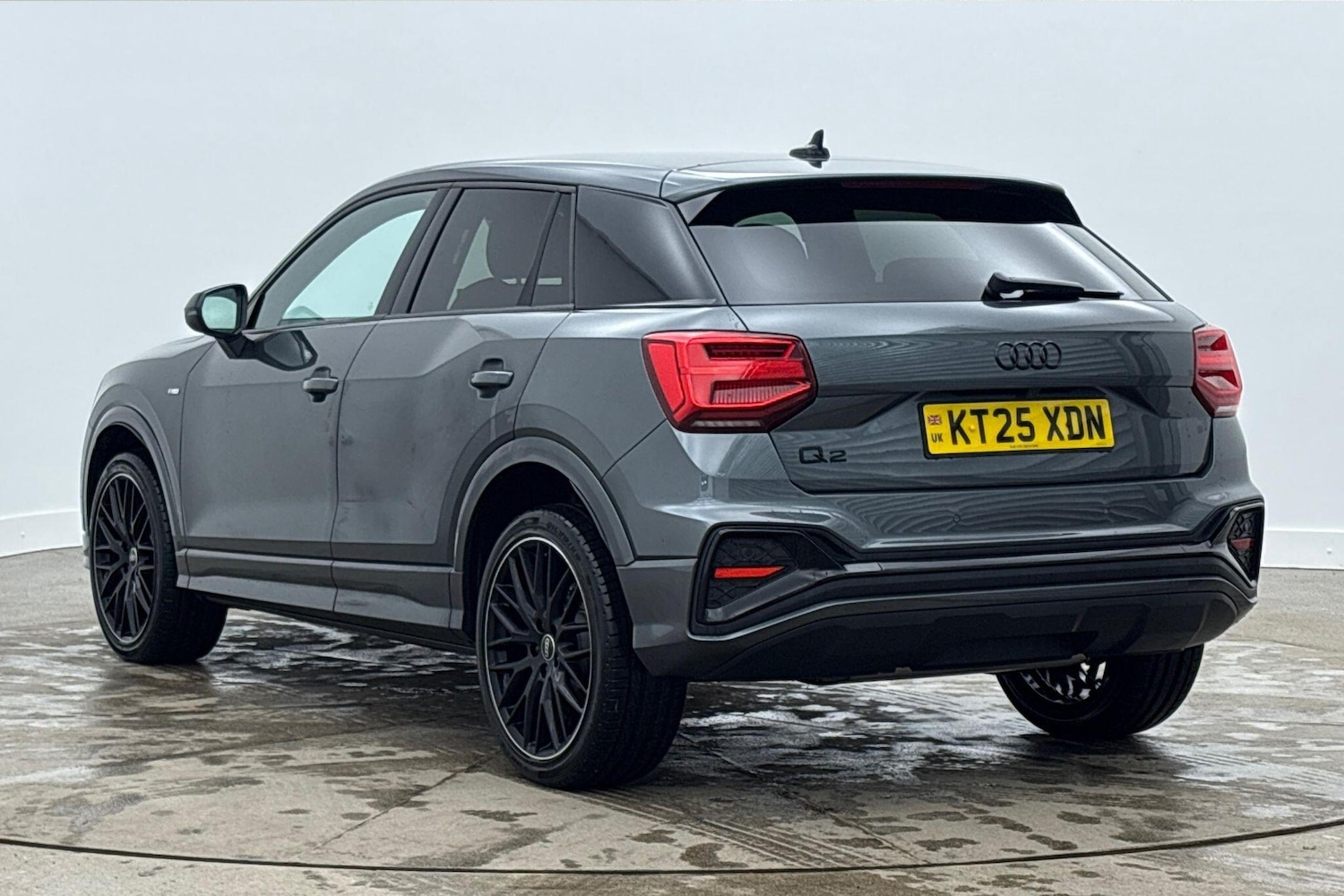 Used Audi Q2 for sale - 77670316: Photo 2