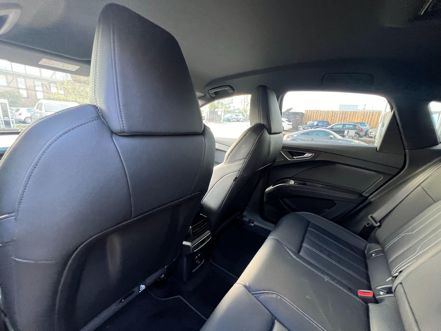 Used Audi Q4 e-tron 2024 for sale - 76634052: Photo 15