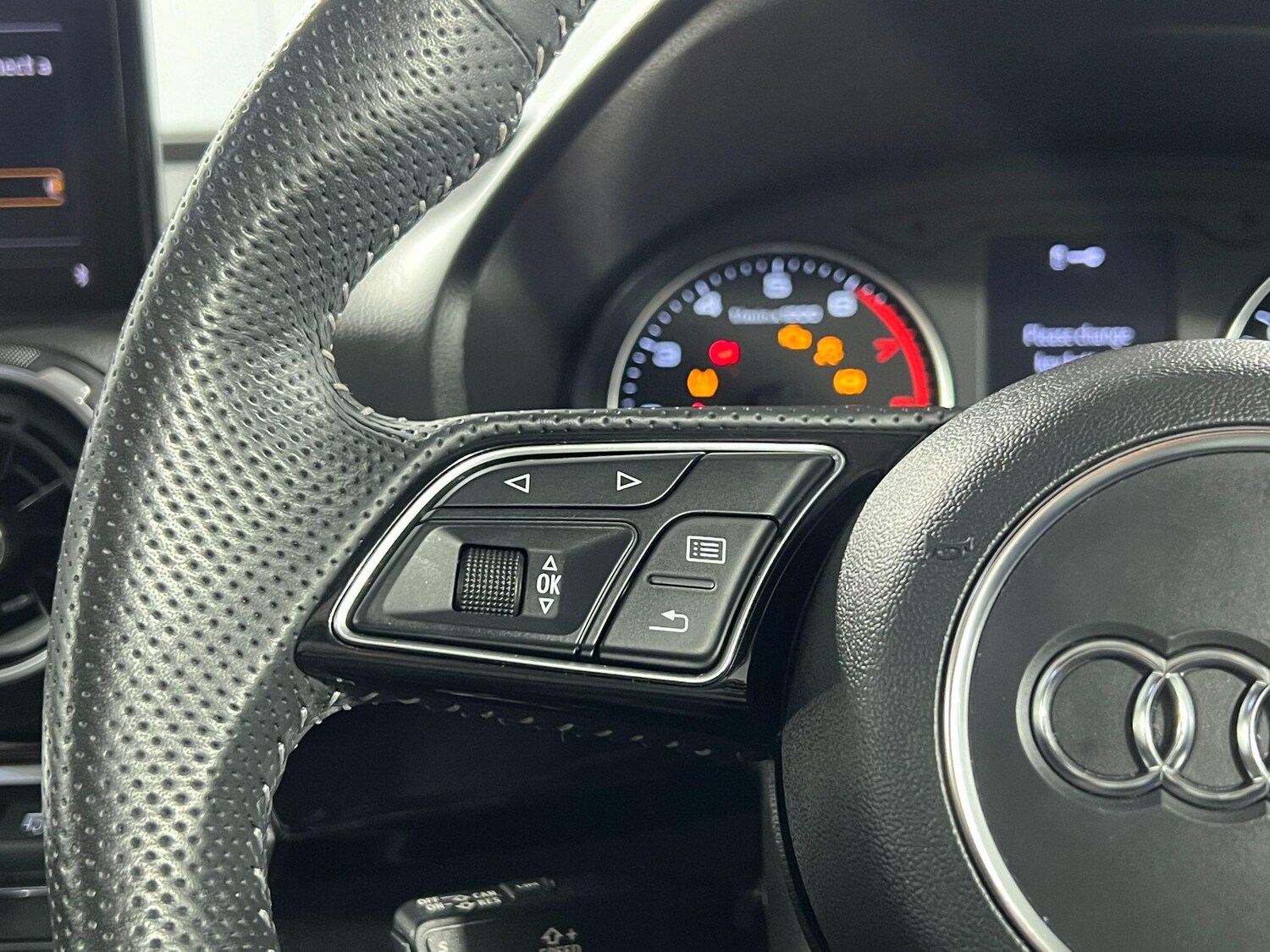 Used Audi Q2 for sale - 77970769: Photo 28