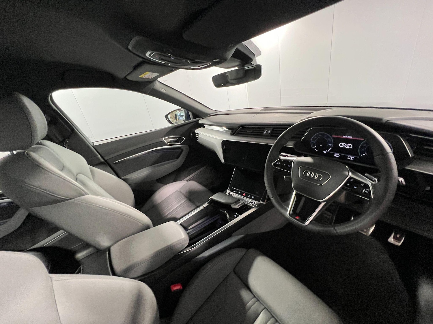 Used Audi Q8 e-tron 2023 for sale - 76283116: Photo 10