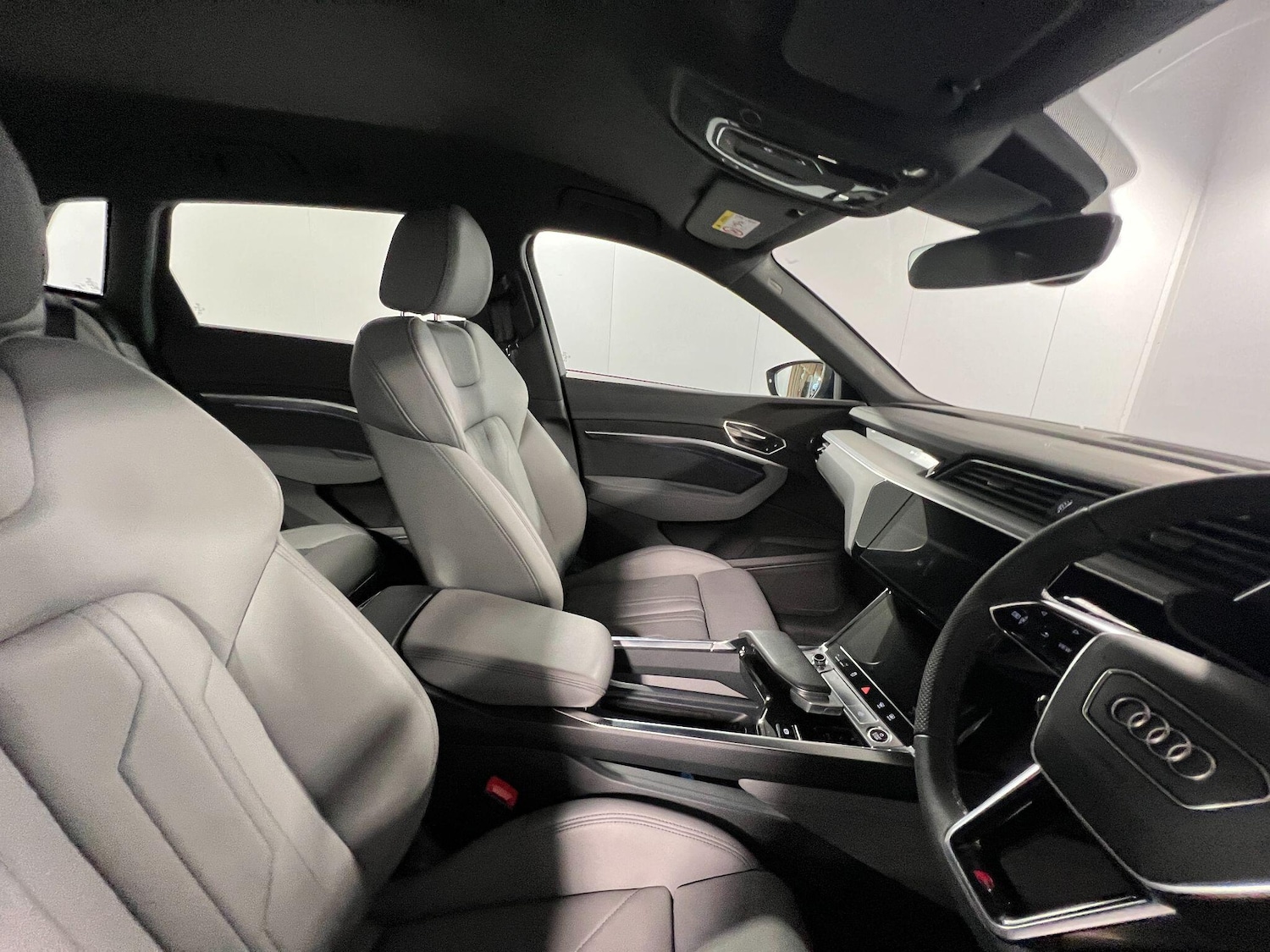 Used Audi Q8 e-tron 2023 for sale - 76283116: Photo 11