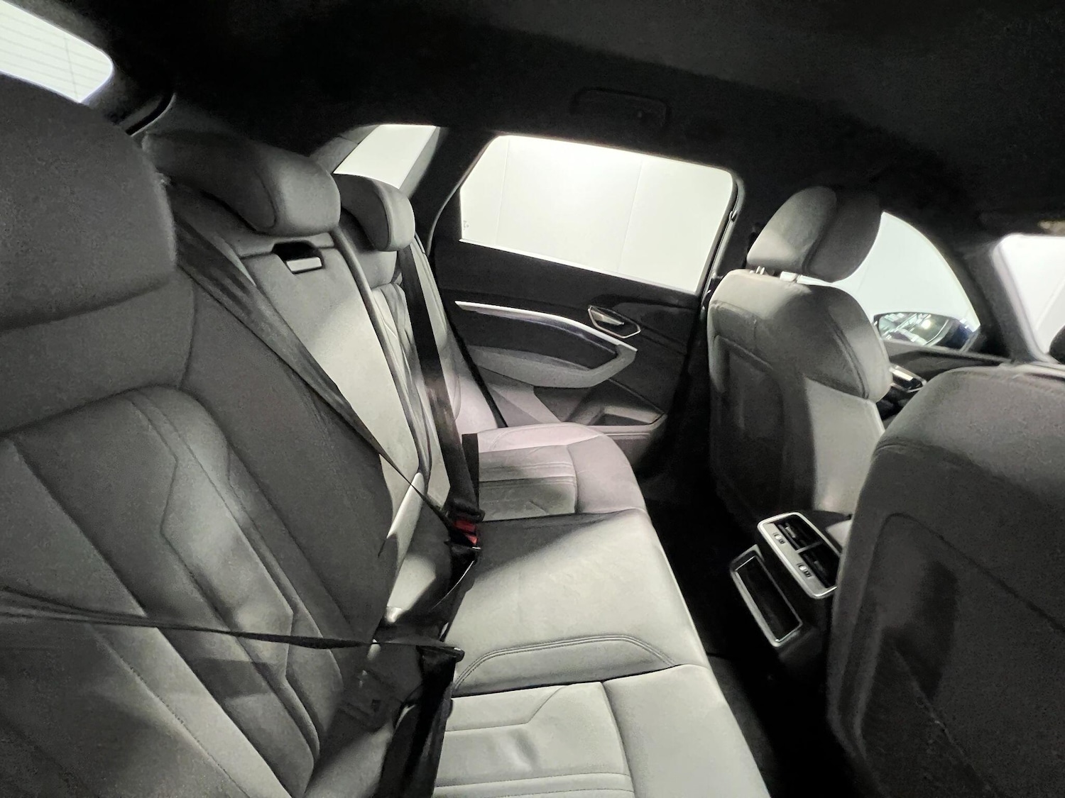 Used Audi Q8 e-tron 2023 for sale - 76283116: Photo 14