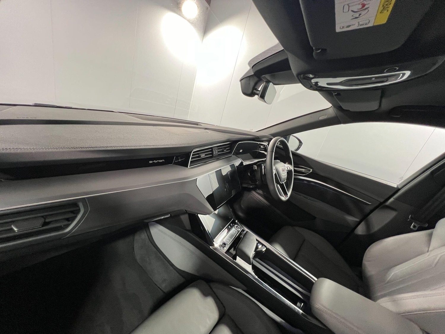 Used Audi Q8 e-tron 2023 for sale - 76283116: Photo 19