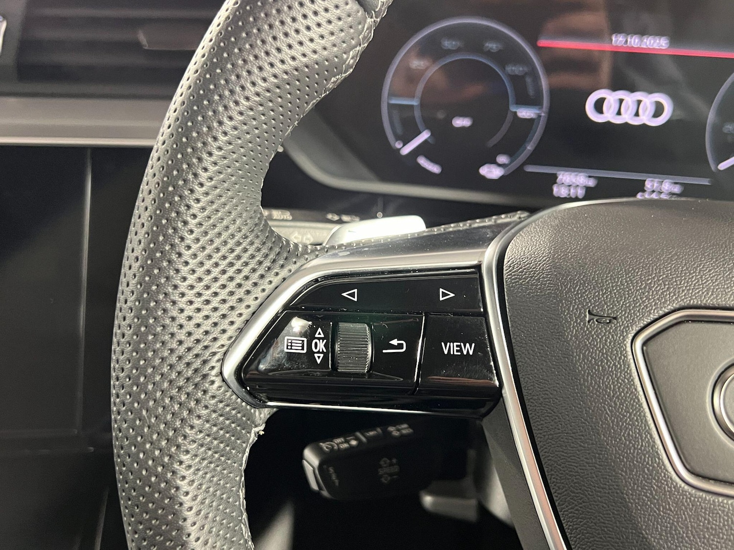 Used Audi Q8 e-tron 2023 for sale - 76283116: Photo 26