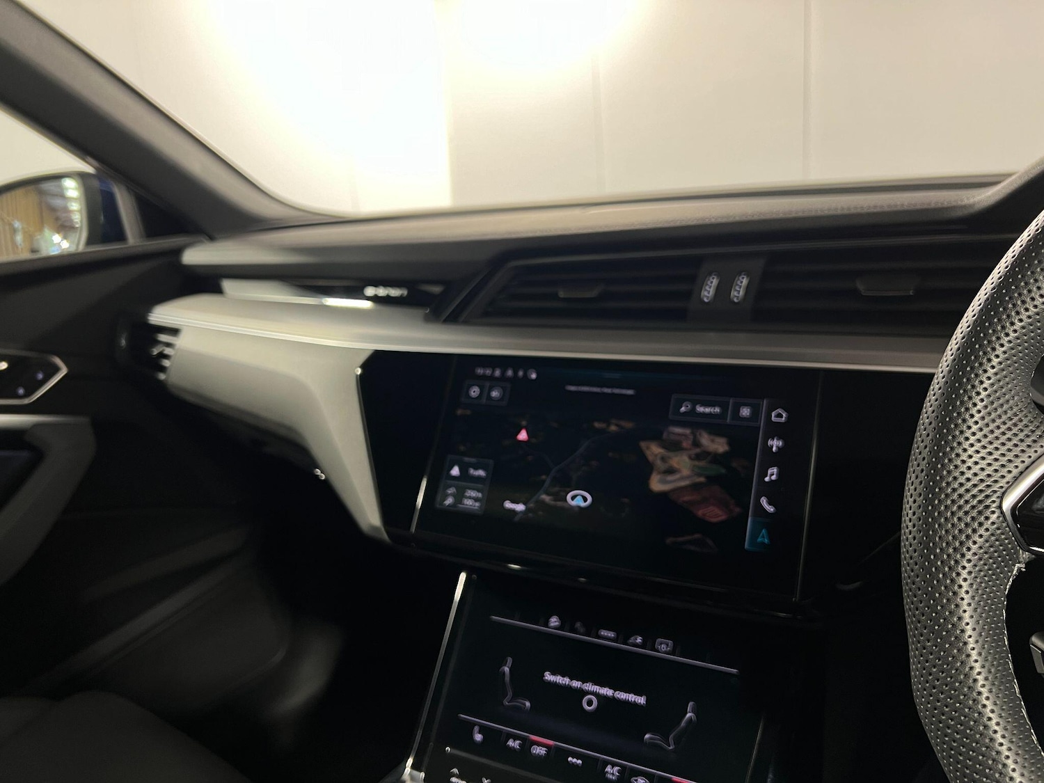 Used Audi Q8 e-tron 2023 for sale - 76283116: Photo 35