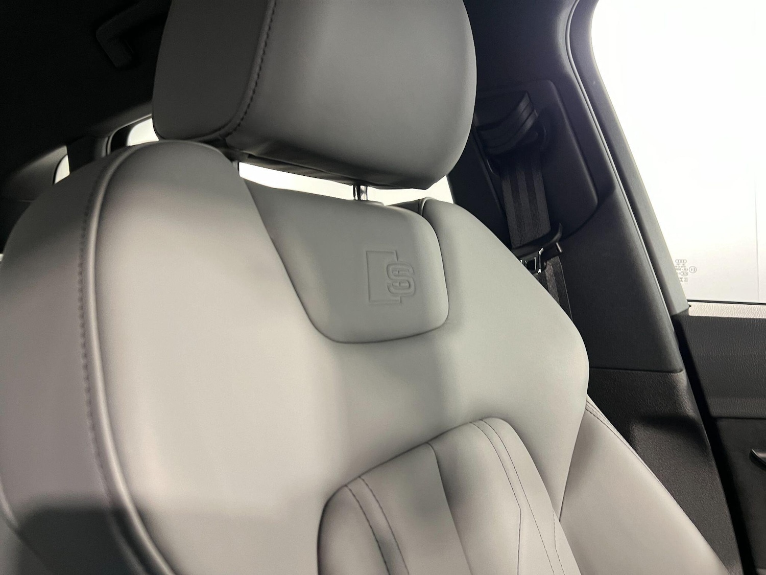 Used Audi Q8 e-tron 2023 for sale - 76283116: Photo 37