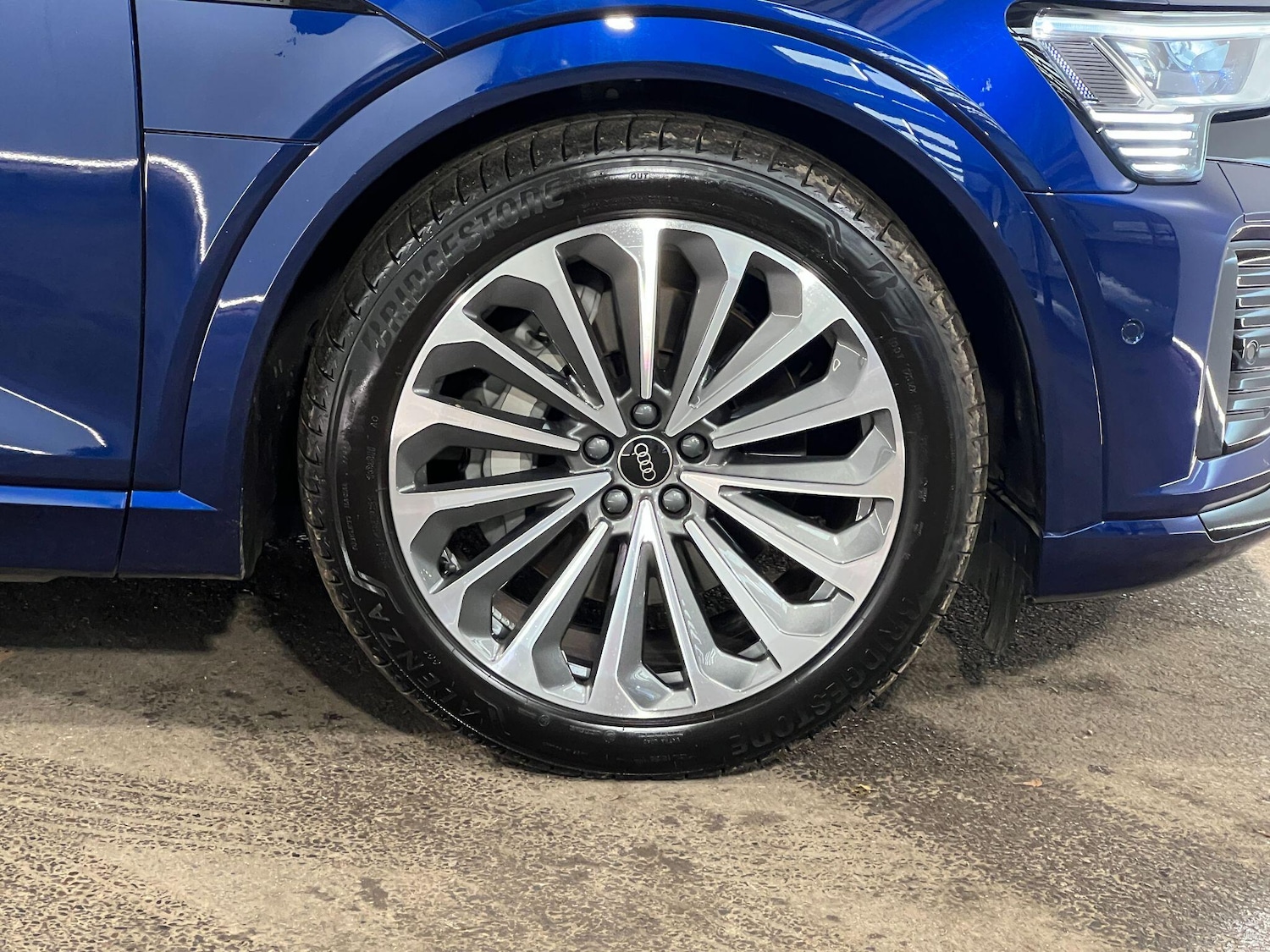 Used Audi Q8 e-tron 2023 for sale - 76283116: Photo 39