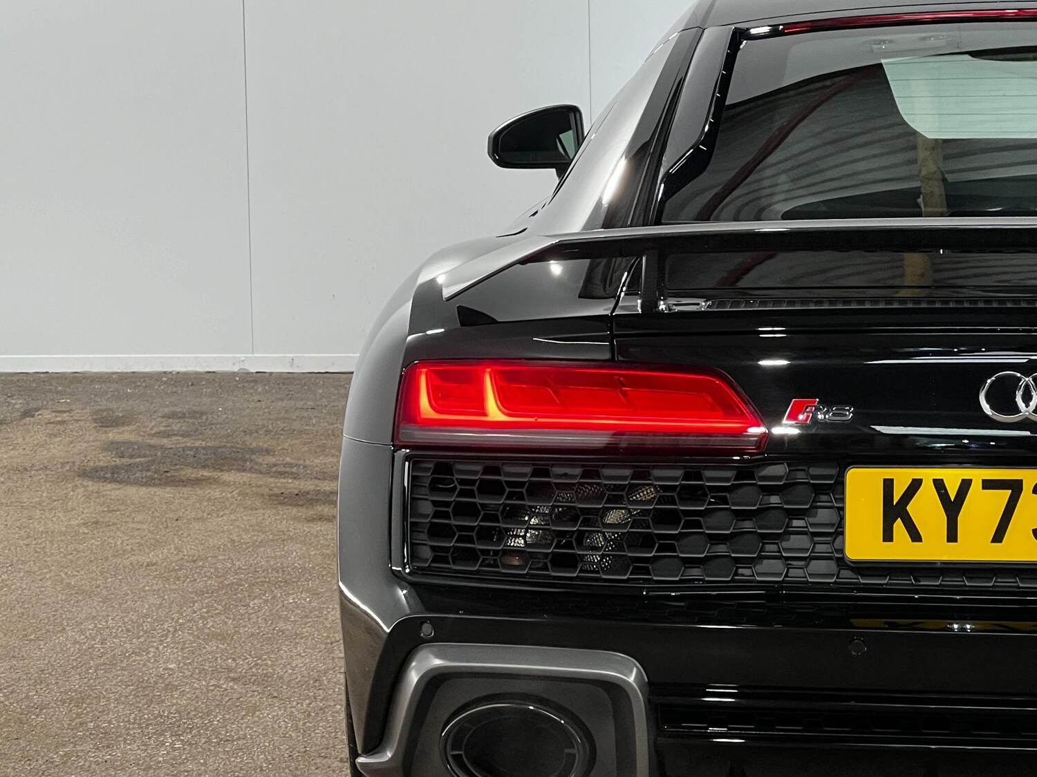 Used Audi R8 2023 for sale - 76562448: Photo 9