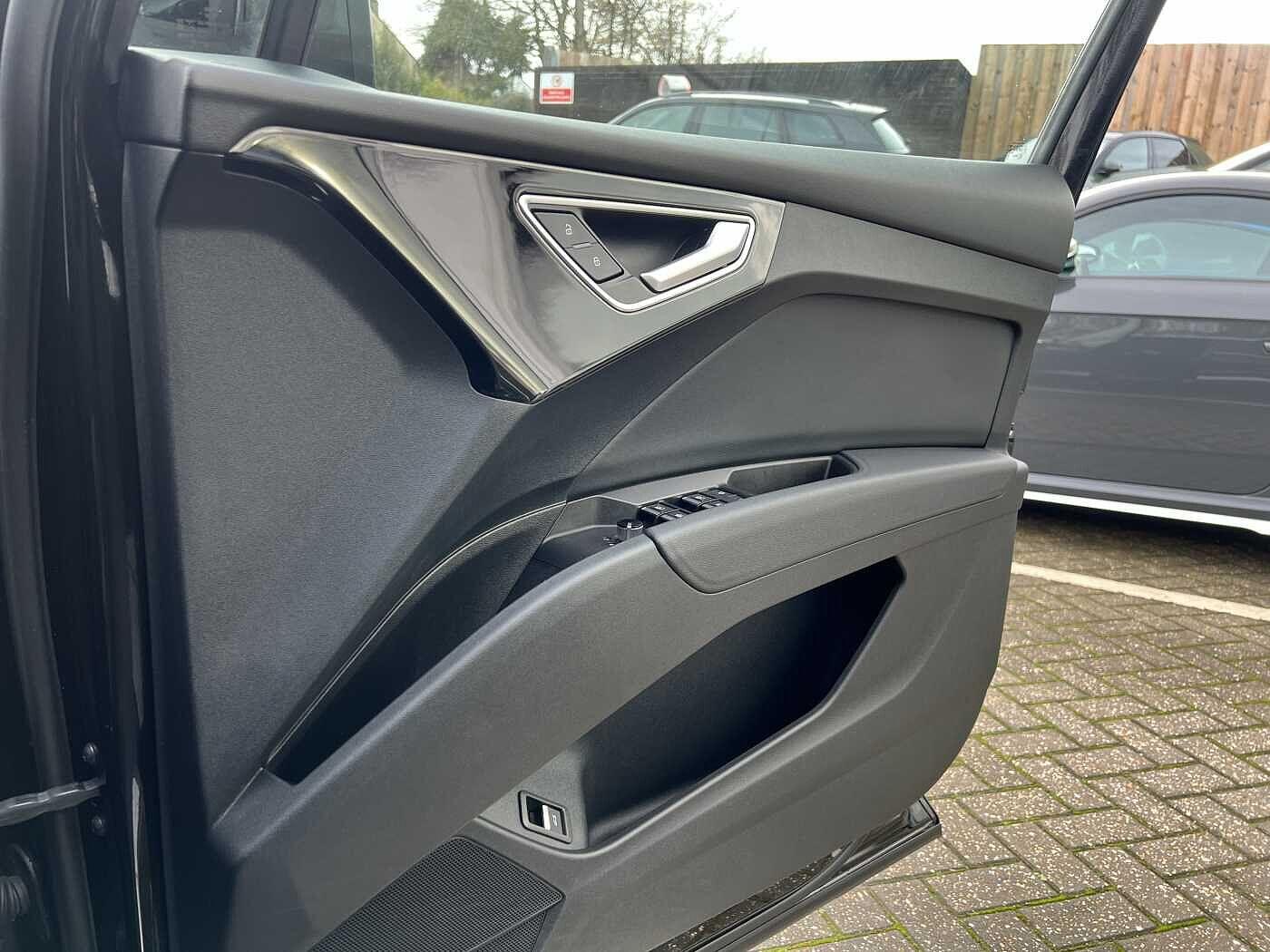 Used Audi Q4 e-tron 2021 for sale - 76759429: Photo 24