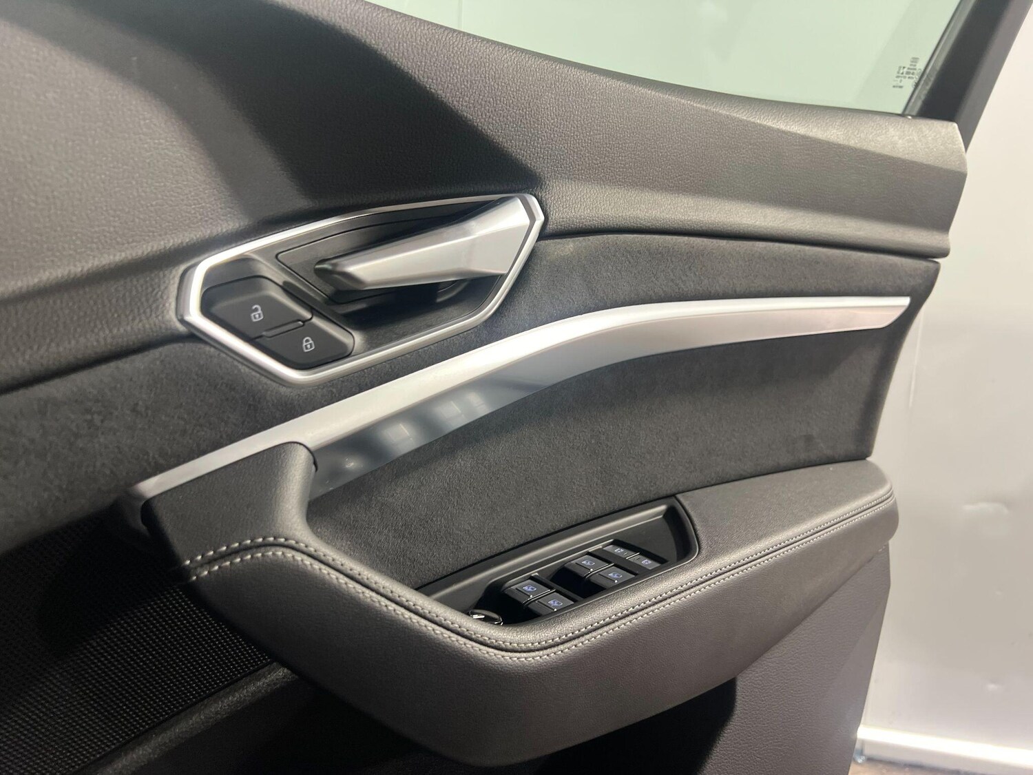 Used Audi e-tron 2022 for sale - 77839241: Photo 24