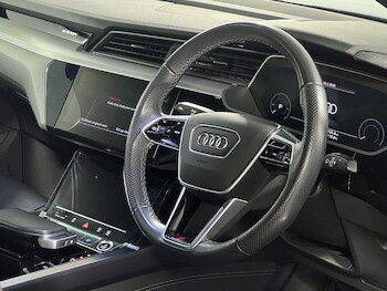 Used Audi e-tron 2022 for sale - 77839241: Photo