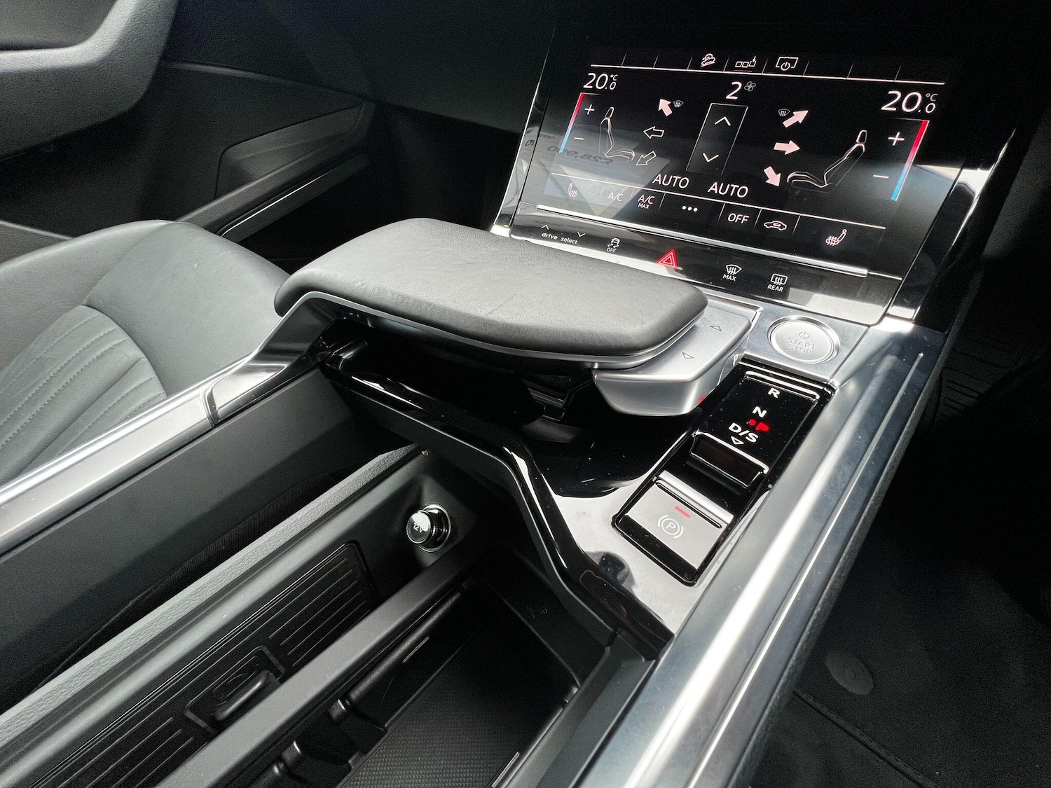 Used Audi e-tron 2020 for sale - 76700636: Photo 15