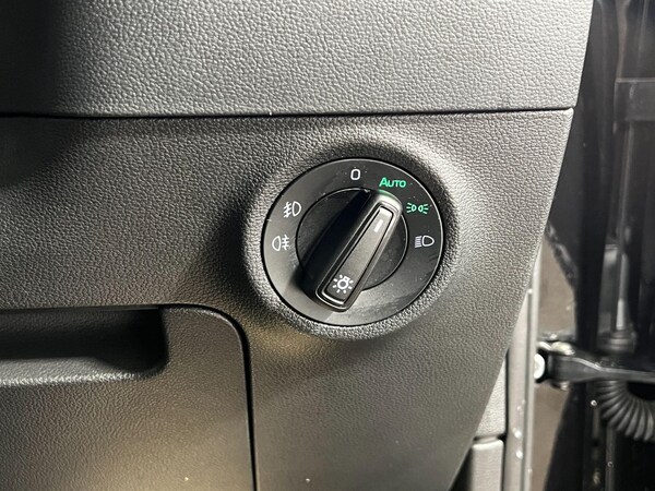 Used Skoda Karoq 2023 for sale - 75657632: Photo 28