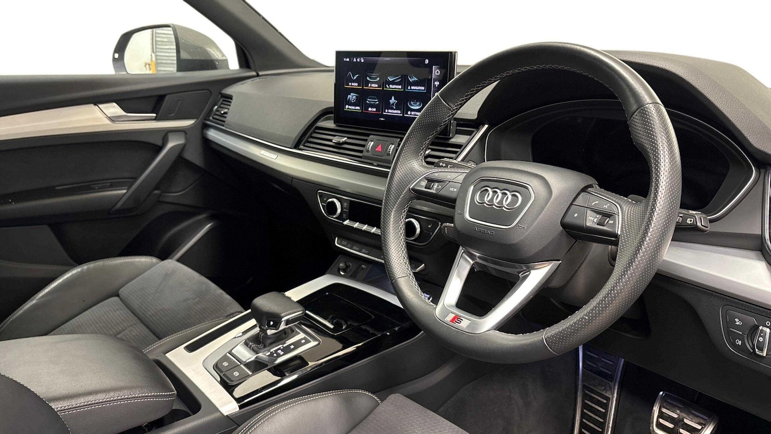 Used Audi Q5 2023 for sale - 77838739: Photo 2