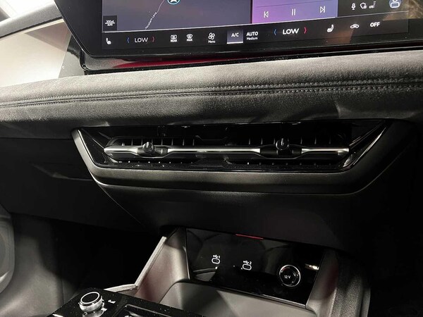 Used Audi Q6 e-tron 2025 for sale - 75311836: Photo 38