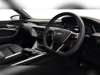 Used Audi Q8 2024 for sale - 79520696: Photo