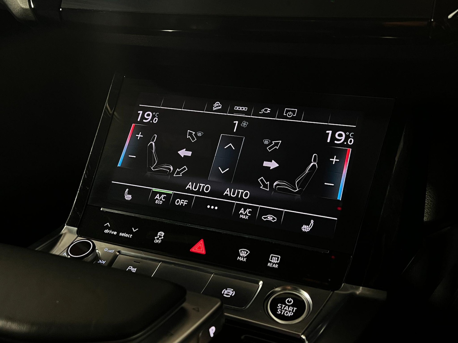 Used Audi Q8 2023 for sale - 77853175: Photo 32