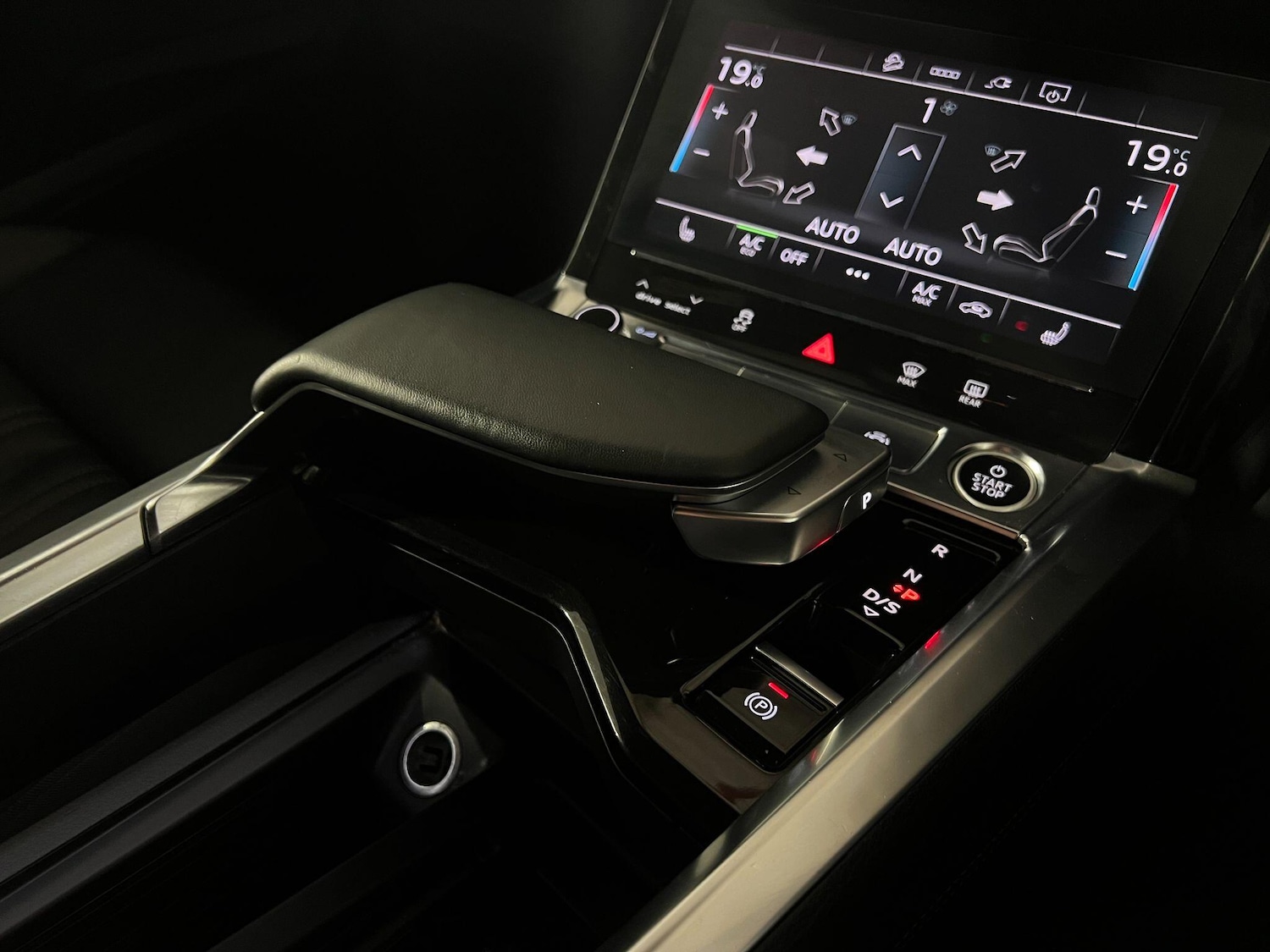 Used Audi Q8 2023 for sale - 77853175: Photo 33