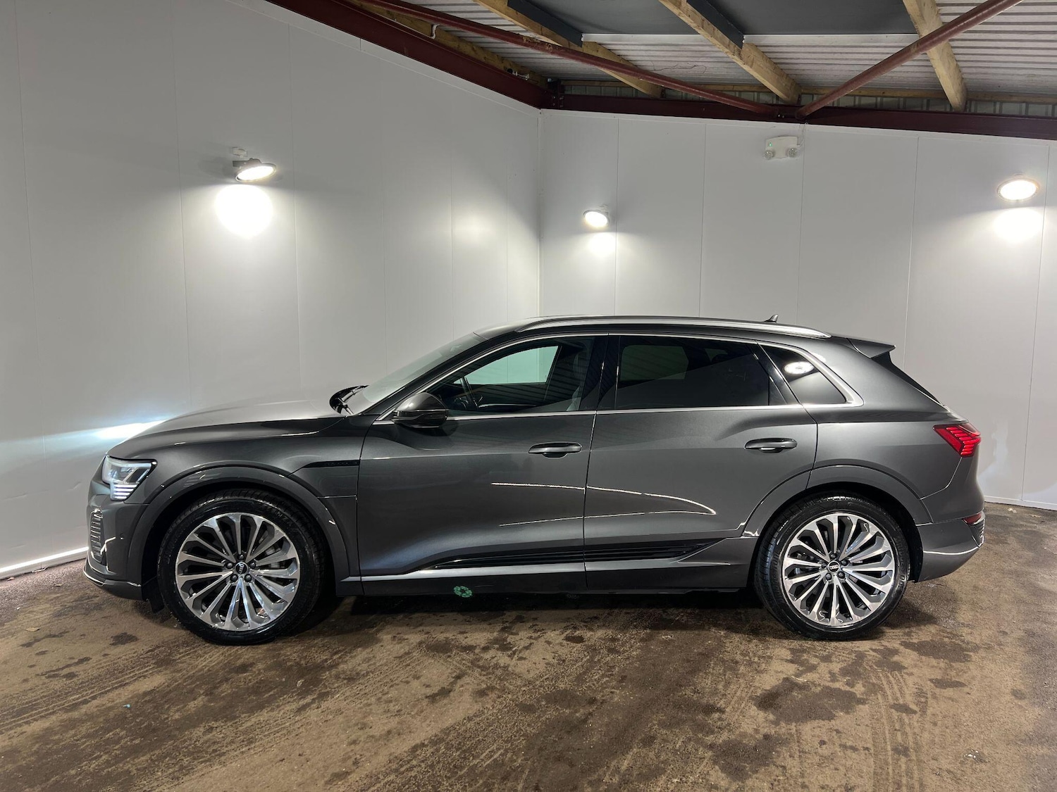 Used Audi Q8 2023 for sale - 77853175: Photo 9