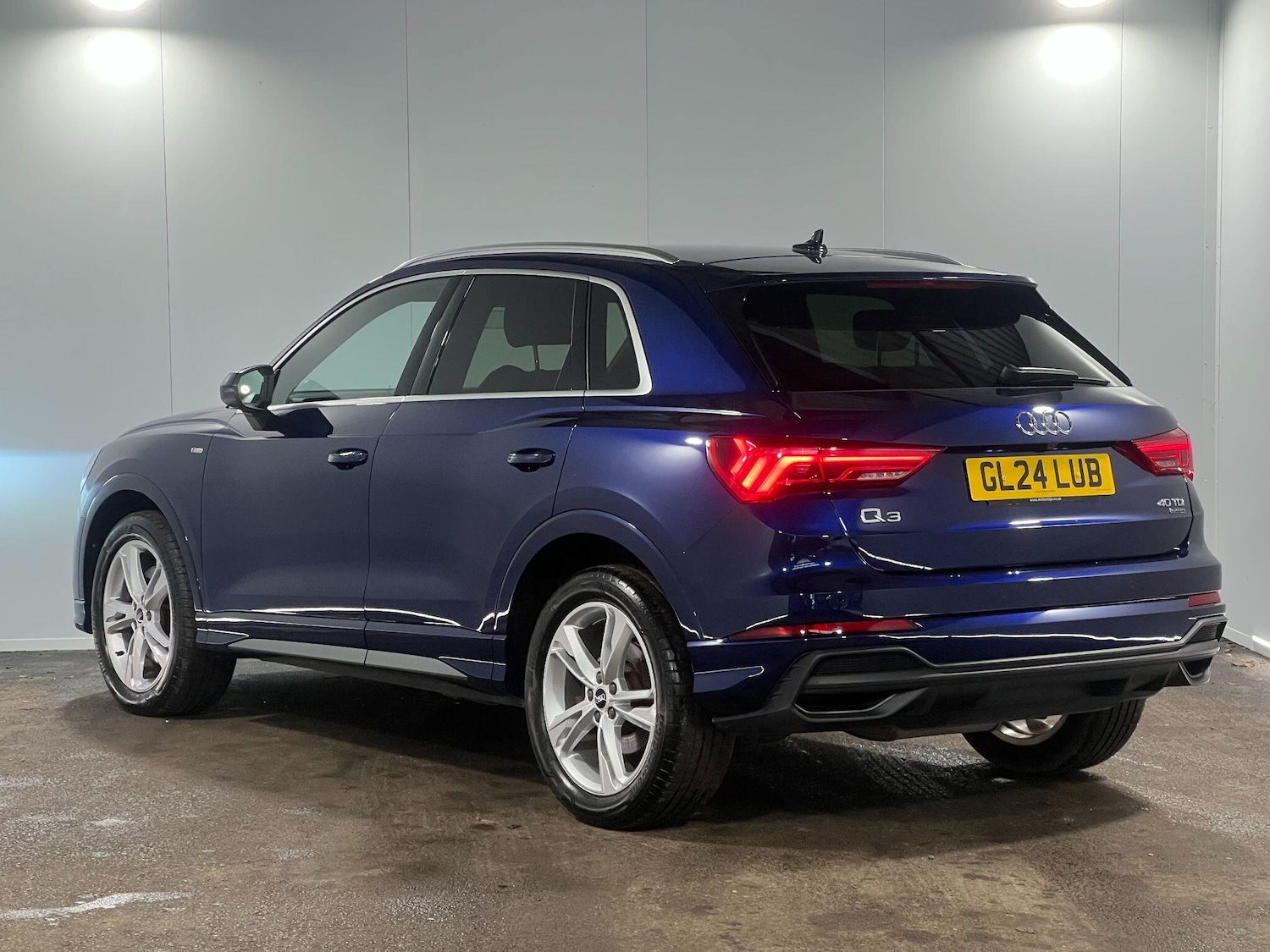 Used Audi Q3 for sale - 77768932: Photo 2