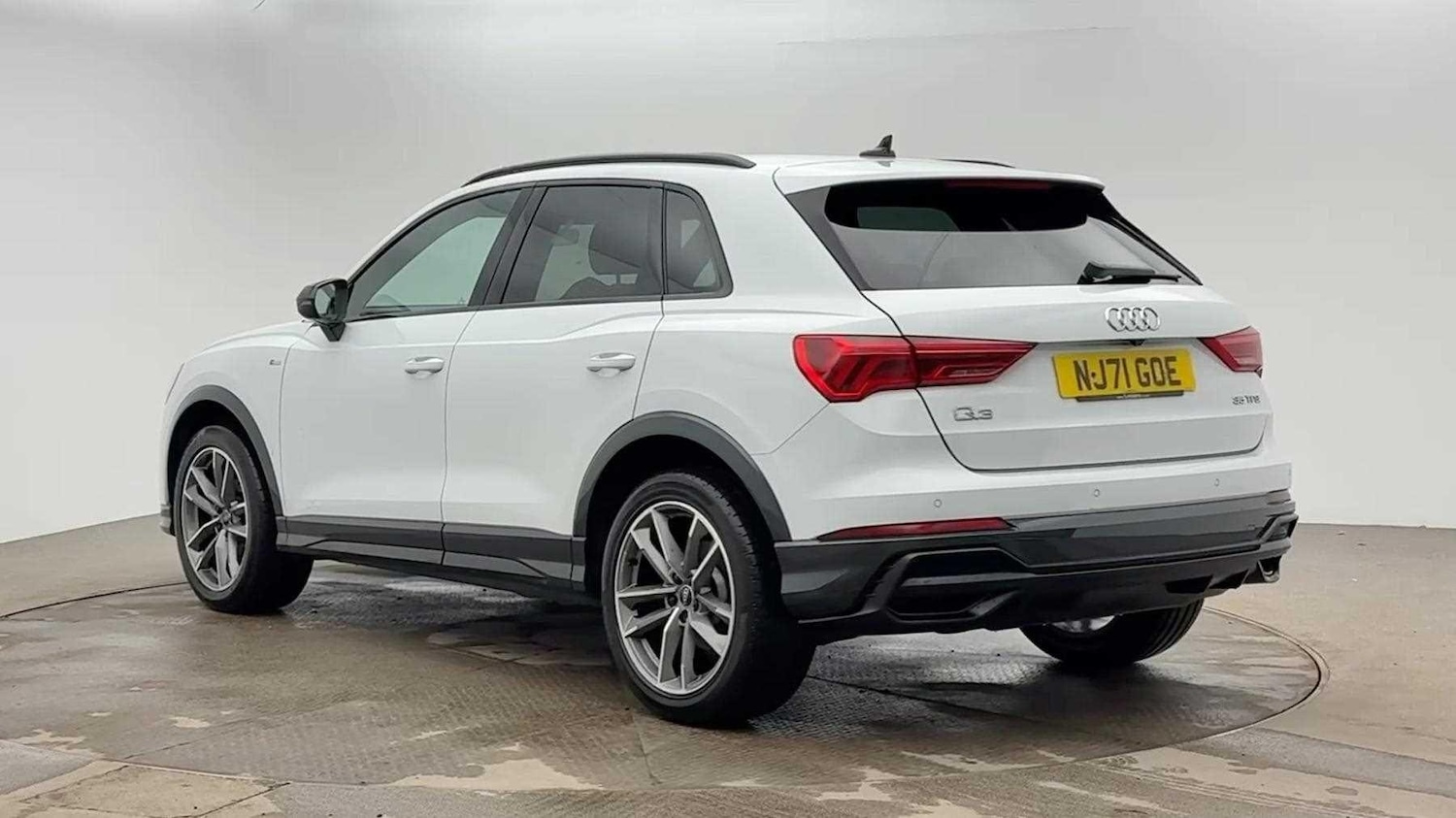 Used Audi Q3 2021 for sale - 77279071: Photo 2