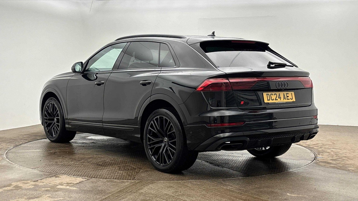 Used Audi Q8 2024 for sale - 77839820: Photo 2