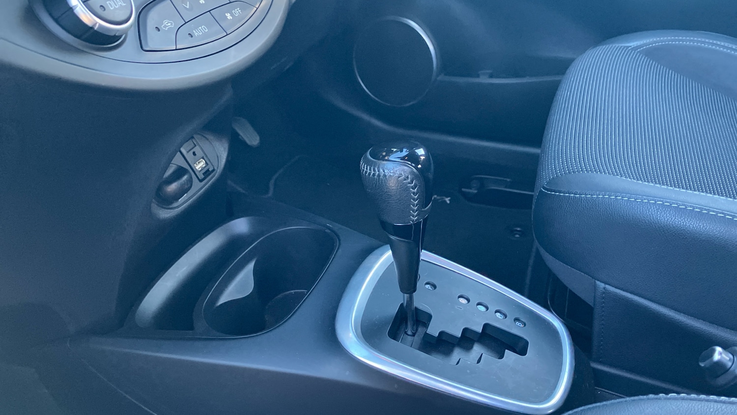 Used Toyota Yaris 2017 for sale - 76799033: Photo 13