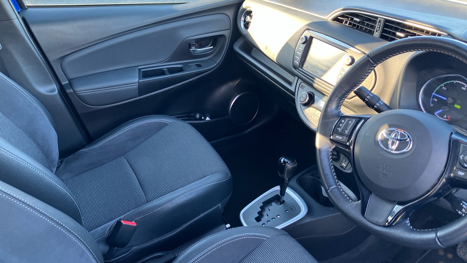 Used Toyota Yaris 2017 for sale - 76799033: Photo 14