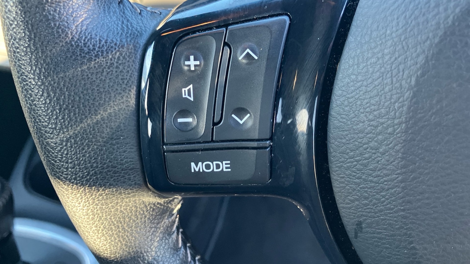 Used Toyota Yaris 2017 for sale - 76799033: Photo 25