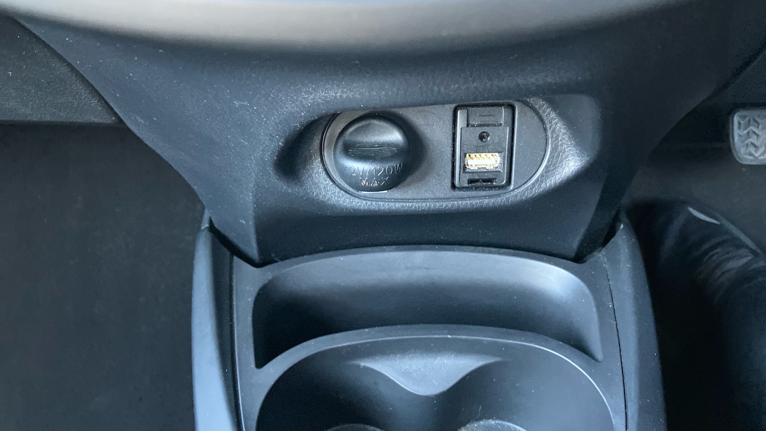 Used Toyota Yaris 2017 for sale - 76799033: Photo 33