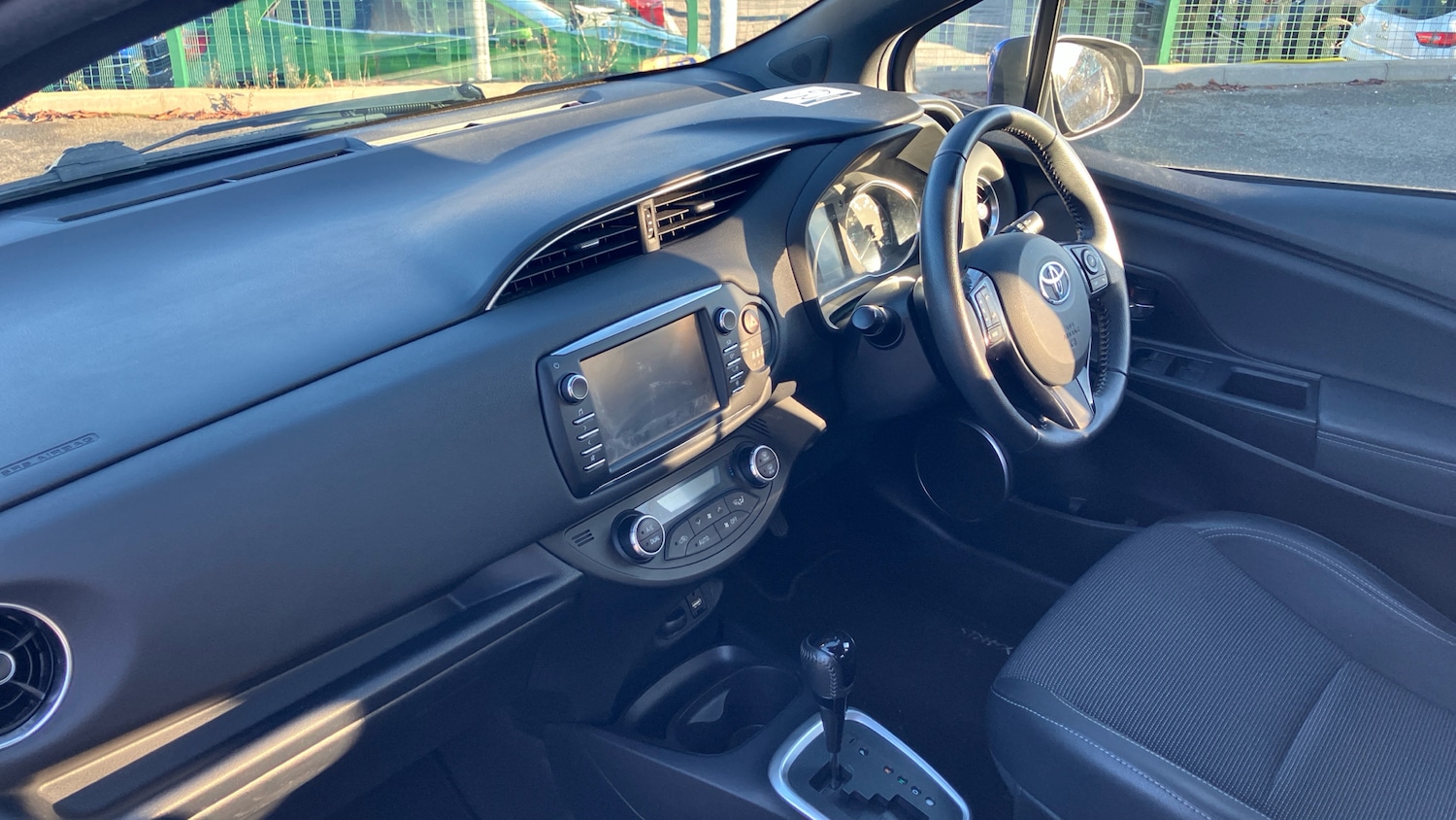 Used Toyota Yaris 2017 for sale - 76799033: Photo 9