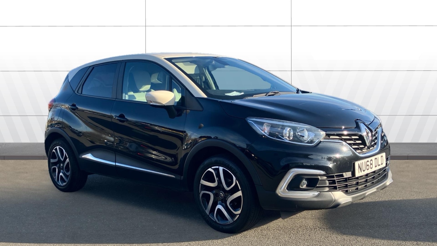 Used Renault Captur 2018 for sale - 76655760: Photo 1